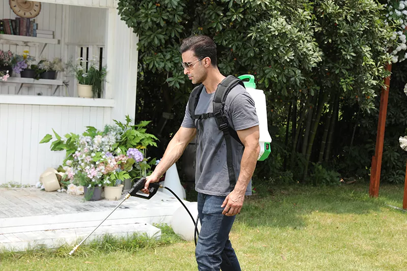 15L Backpack Sprayer Diaphragm Pump with 18V 2.6A Battery